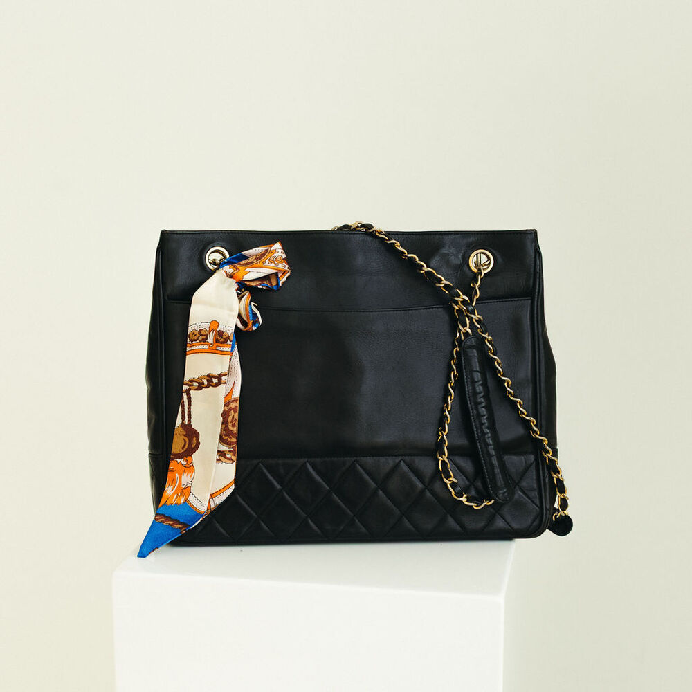 Chanel Matelasse Quilted Lambskin Tote Black Series 0 image 2